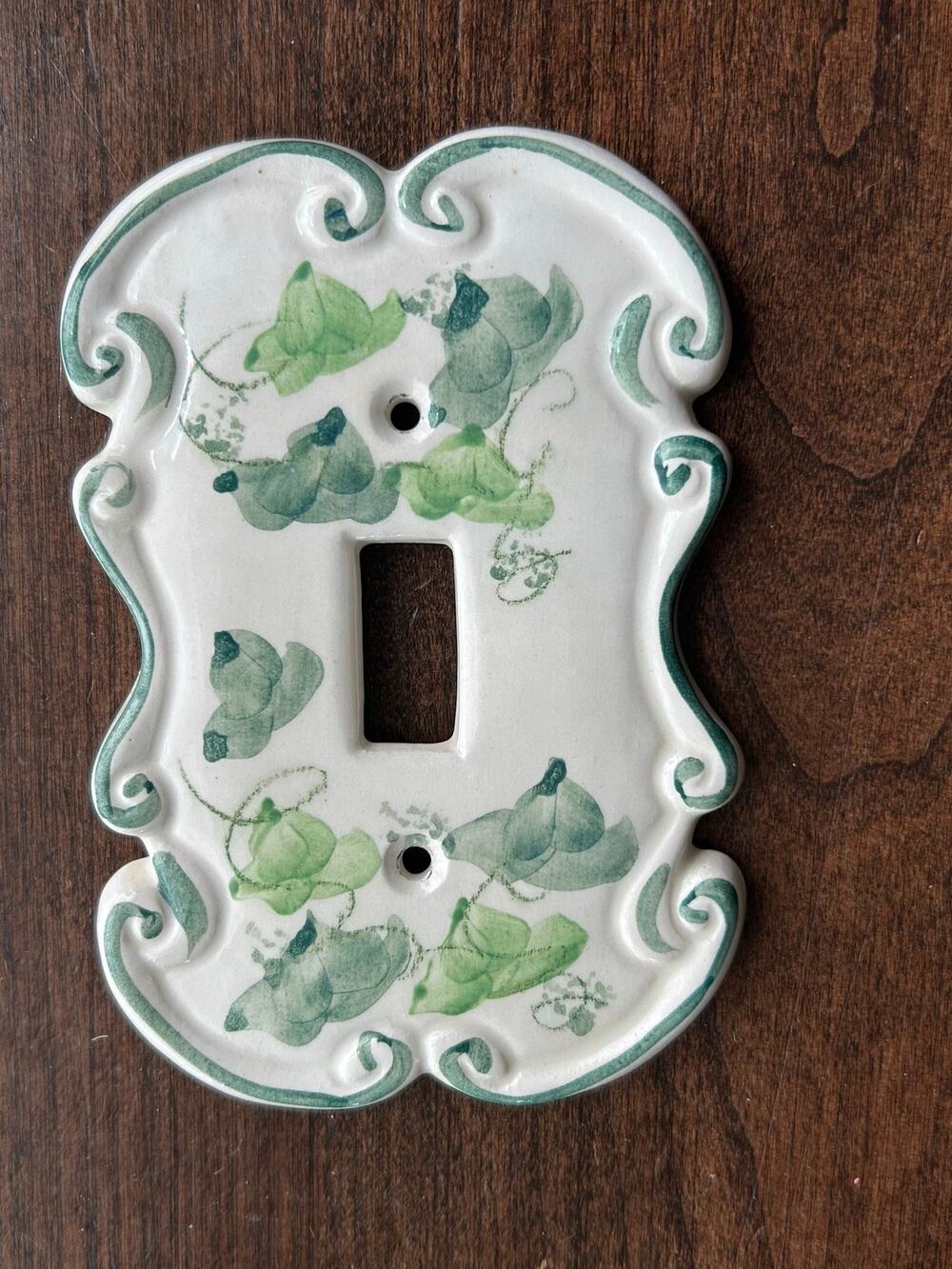 Vintage hand-painted porcelain single light switch cover plate w/ green ivy
